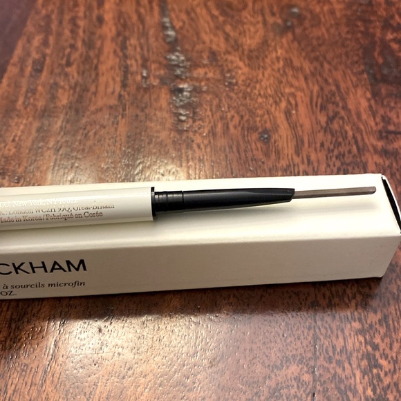 Victoria Beckham • NIB BabyBlade Eyebrow pencil • Shade: Medium Brown - Picture 2 of 7